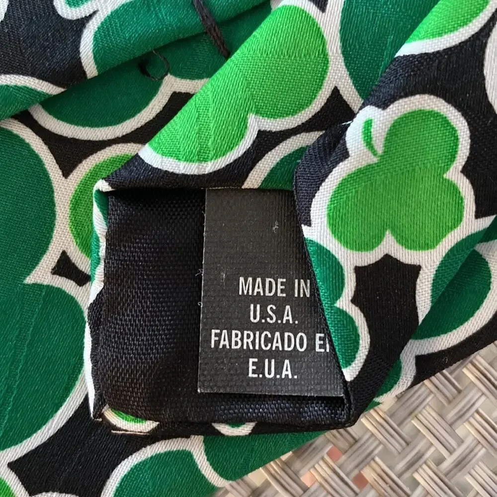 Lucky Irish tie with Shamrocks C